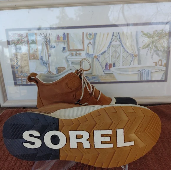 Sorel Brown and Black Winter Boots - Picture 8 of 16